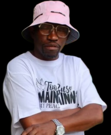 TOO BUSY MAINTAINING MY PEACE GRAPHIC T-SHIRT (WHITE)